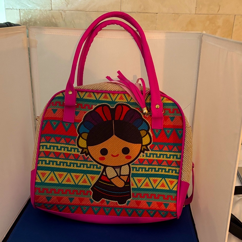 Pink and Multicolor Satchel with Muneca Lele
Shoulder and hand-strap